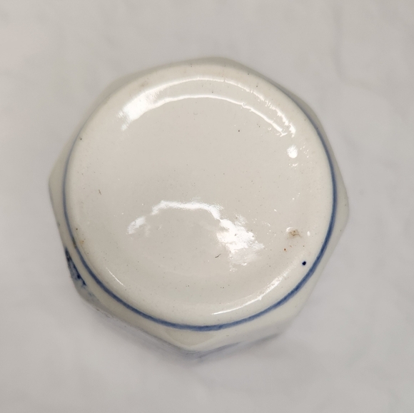 Delft Blue Bud Teaspoon Vase - Picture 5 of 7